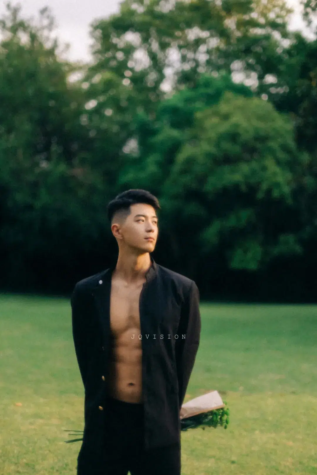 JQ's MAN|陪你走过初夏的余晖-IsThereATop
