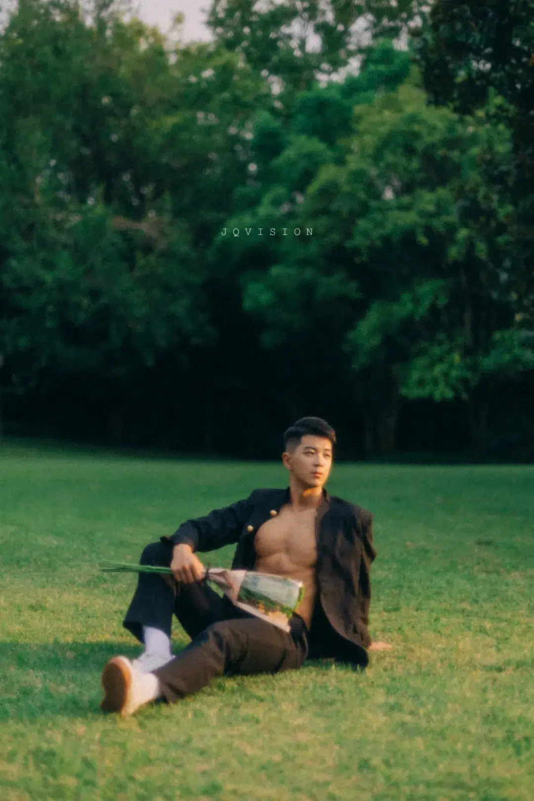 JQ's MAN|陪你走过初夏的余晖-IsThereATop
