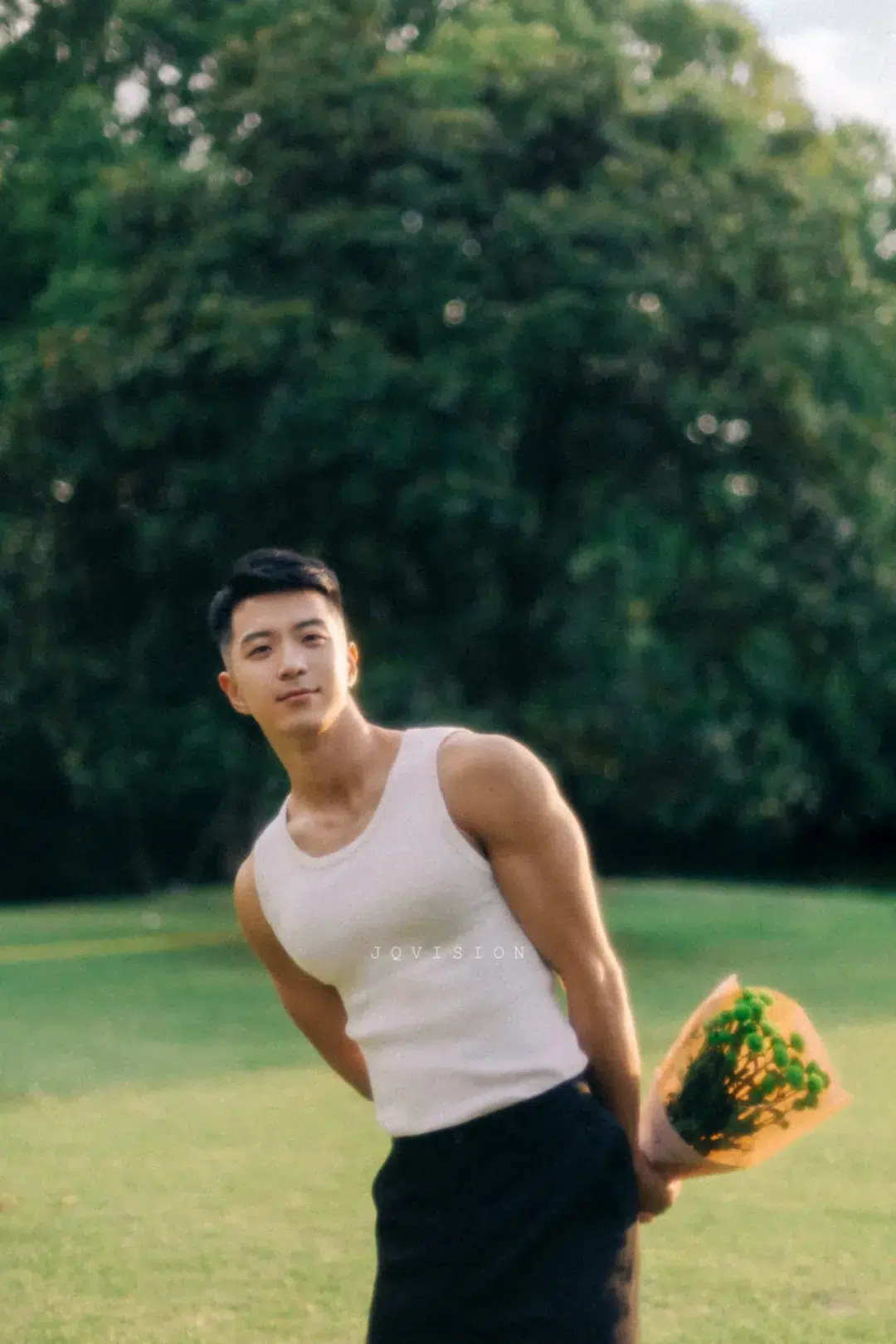 JQ's MAN|陪你走过初夏的余晖-IsThereATop