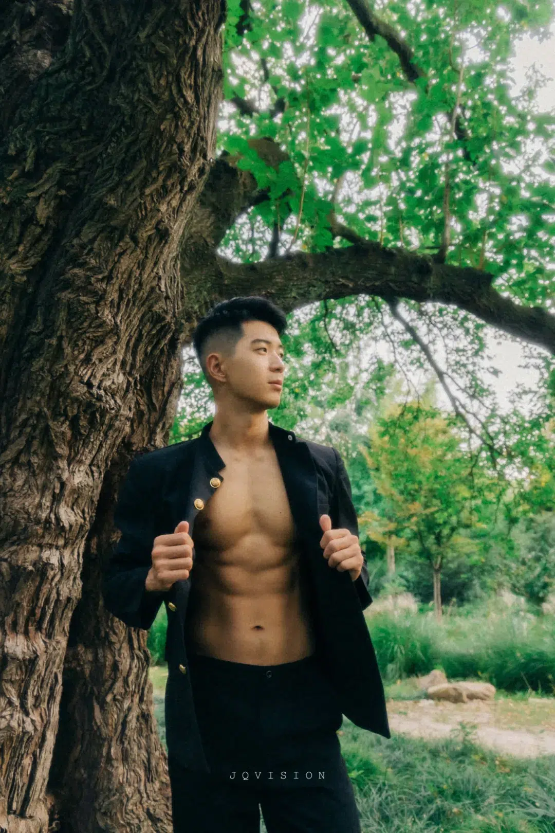 JQ's MAN|陪你走过初夏的余晖-IsThereATop