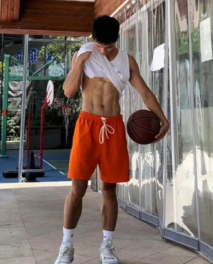 黑皮钻石男大体育生，真嘟超可以啊！-IsThereATop